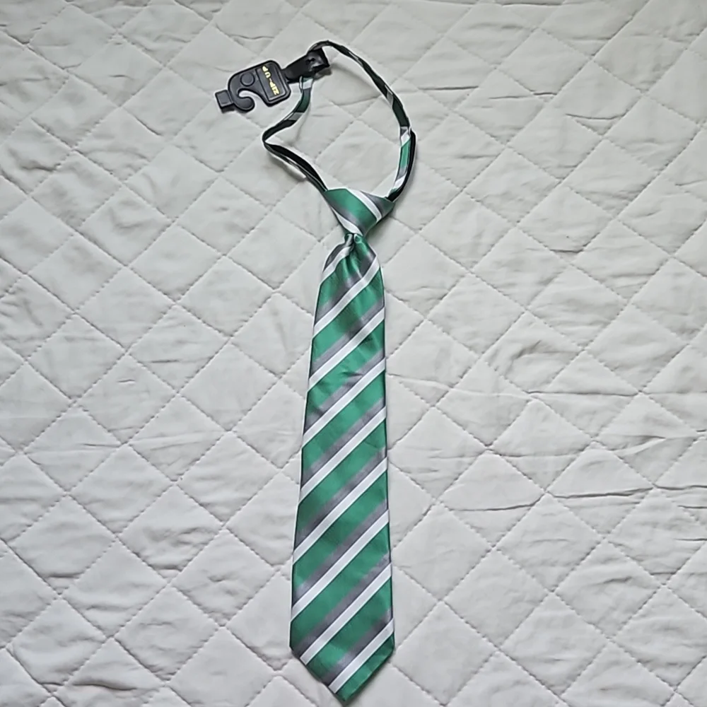 Zip-up boys tie